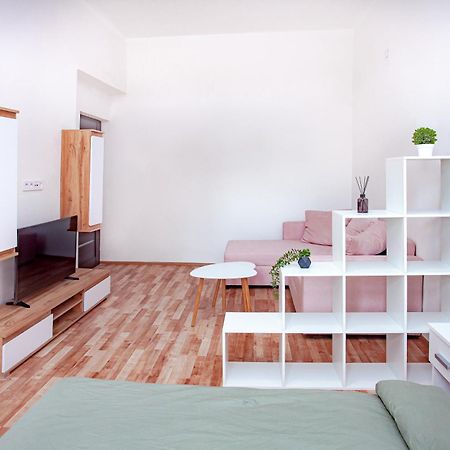 Elegance Apartments Прага Экстерьер фото