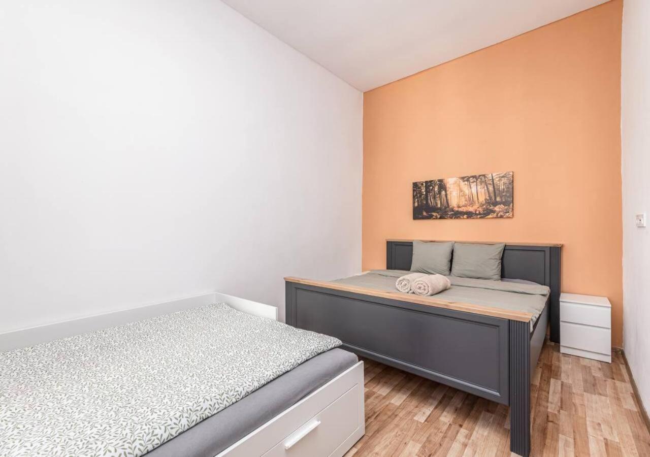 Elegance Apartments Прага Экстерьер фото