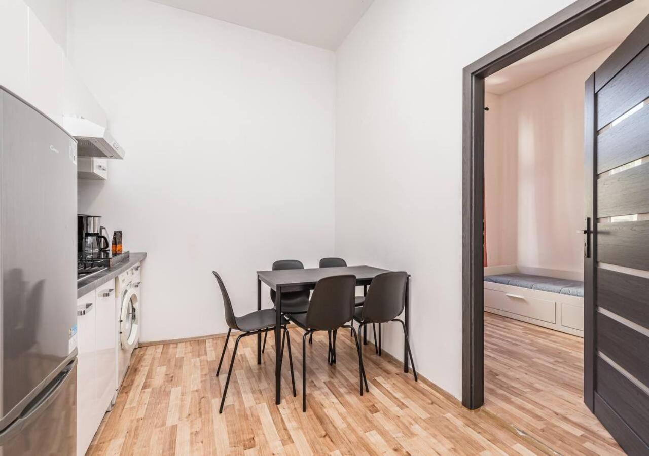 Elegance Apartments Прага Экстерьер фото