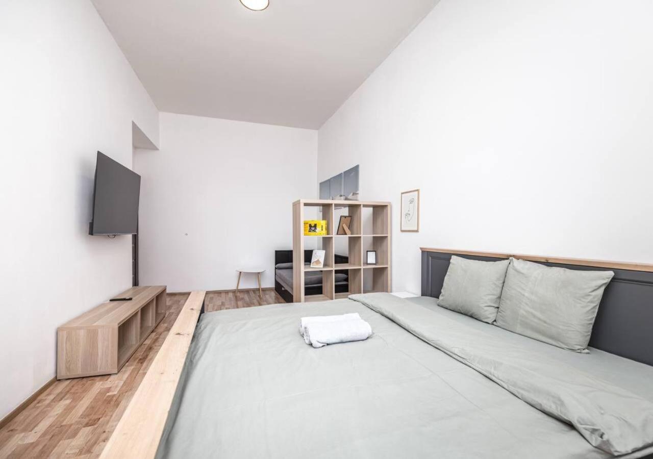 Elegance Apartments Прага Экстерьер фото