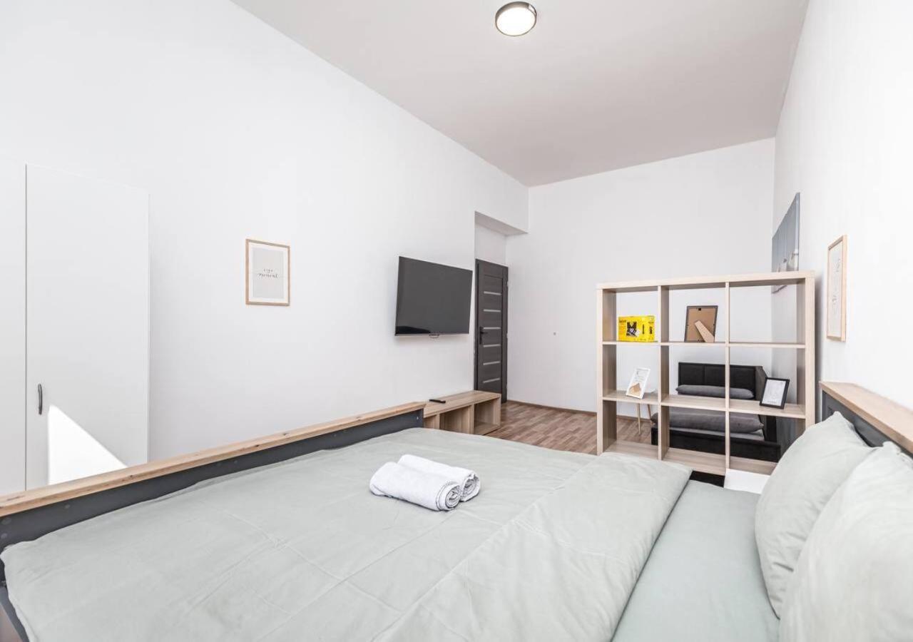 Elegance Apartments Прага Экстерьер фото
